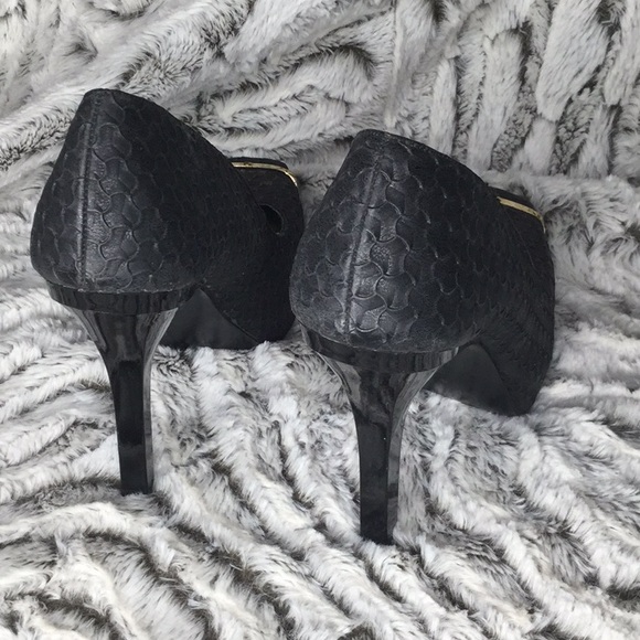 Heels - Picture 2 of 3